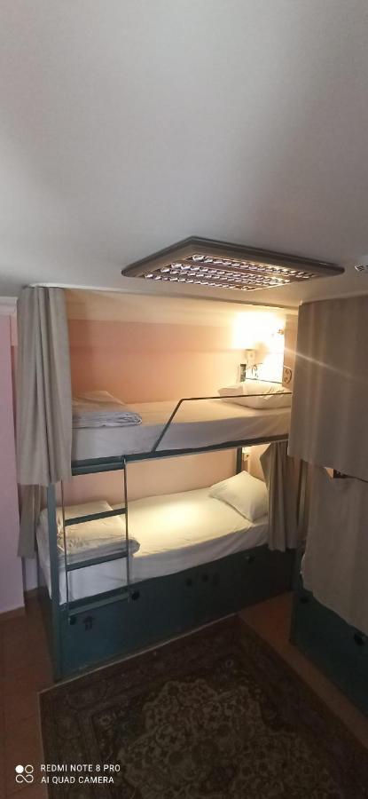 Agora Hostel Истанбул Екстериор снимка
