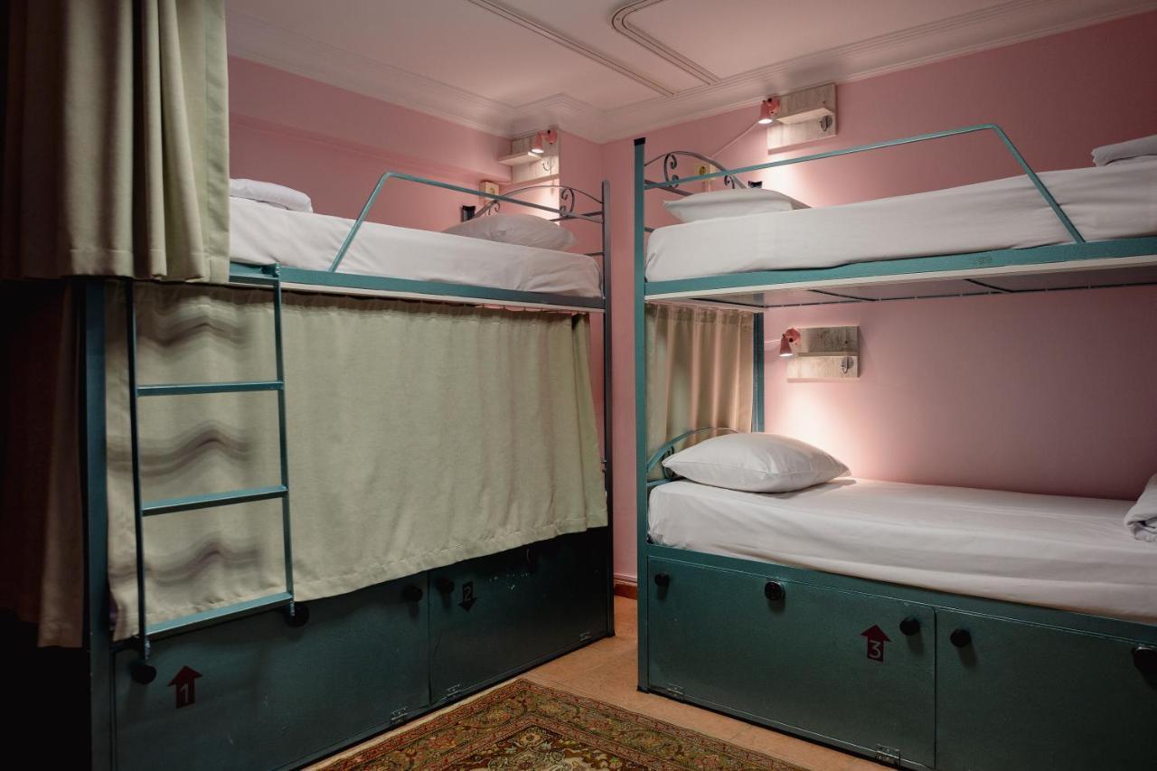 Agora Hostel Истанбул Екстериор снимка