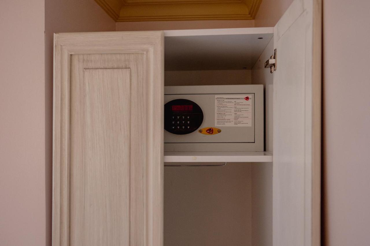Agora Hostel Истанбул Екстериор снимка